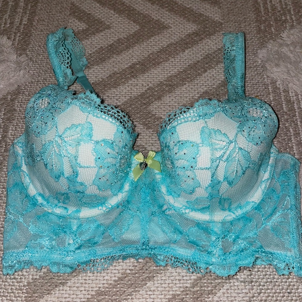 32C Victoria secret bralet